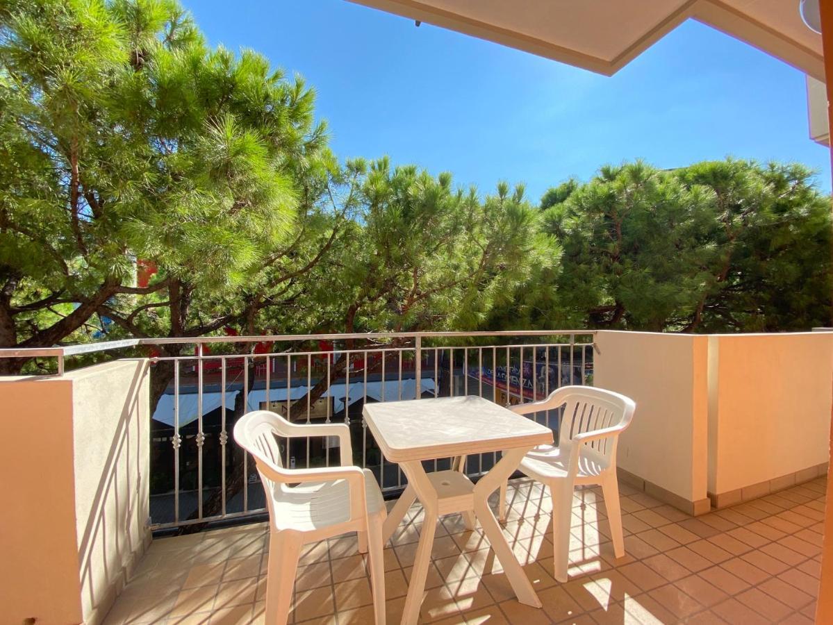 Appartamenti Adriana Carraro Immobiliare - Family Apartments Lido di Jesolo Bagian luar foto